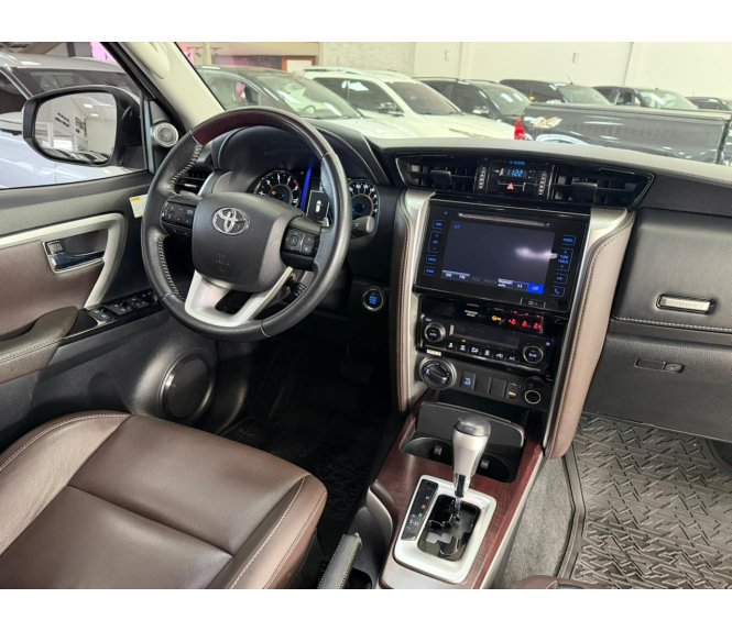  HILUX SW4 SRX 4X4 2.8 TDI 16V DIESEL AUT. 7 LUG