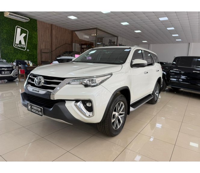  HILUX SW4 SRX 4X4 2.8 TDI 16V DIESEL AUT. 7 LUG