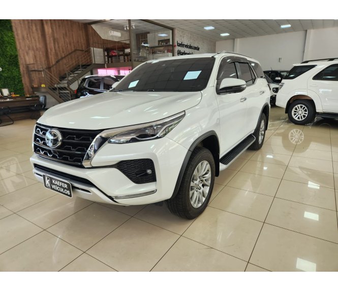  HILUX SW4 SRX 2.8 4X4 TDI 16V AUT 7 LUGARES