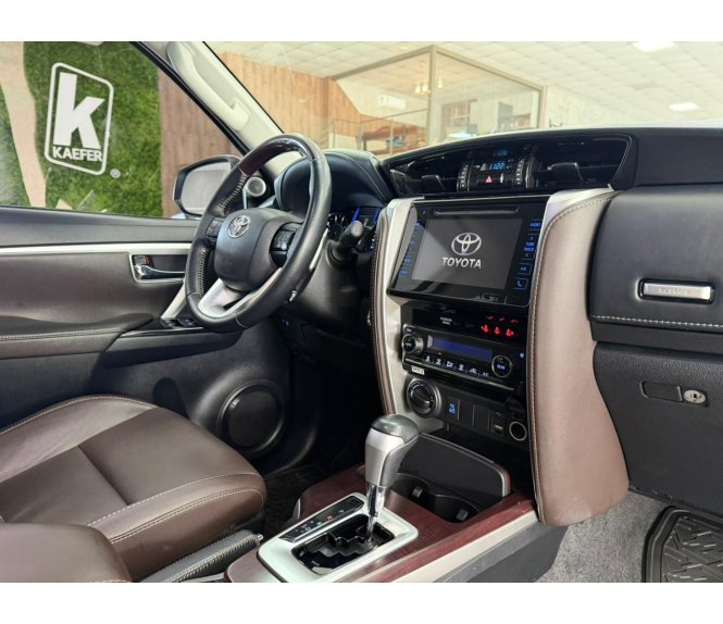  HILUX SW4 SRX 4X4 2.8 TDI 16V DIESEL AUT. 7 LUG